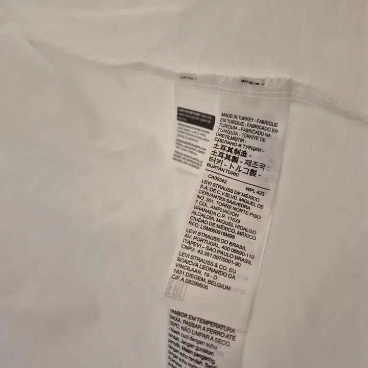 [SOLD OUT] 리바이스 흰색 반팔 티셔츠 레드 로고