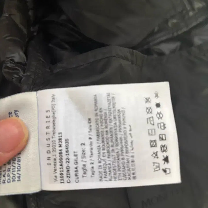 [BUNJANG] Moncler Vest Padded Jacket Size 2 New Tag / 몽클레어 조끼패딩 2사이즈 신형탭