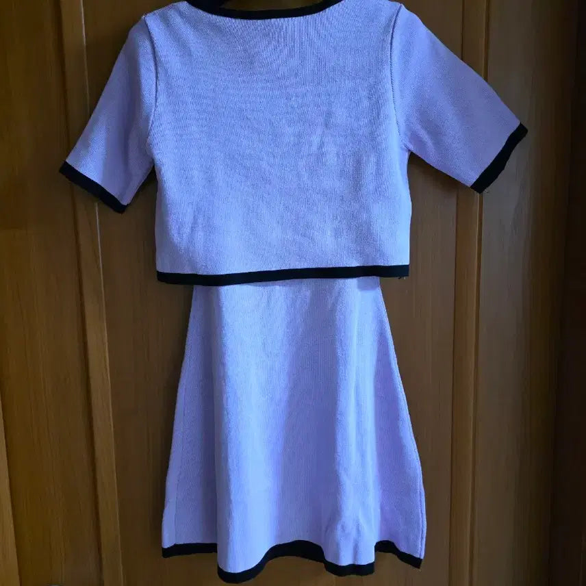[SOLD OUT] (새상품) 검정 테두리 포인트 끈원피스가디건셋트..연한 보랏빛(44~55