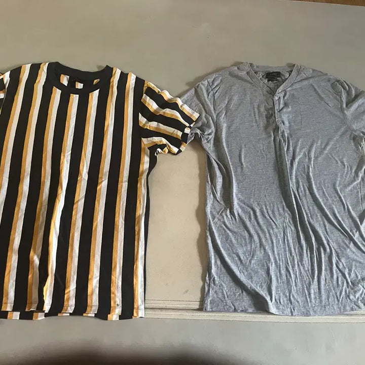 [BUNJANG] ZARA Striped &amp; Henley Neck T-shirt Set (Size 105) / ZARA 스트라이프, 그레이 zara 헨리넥 티셔츠 세트(105)