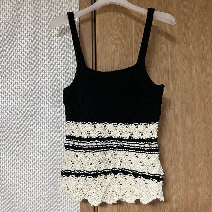 [BUNJANG] ZARA 자라 나시 레이스 뜨개 크로셰 레이스 4331/124/093 / ZARA 자라 나시 레이스 뜨개 크로셰 레이스 4331/124/093