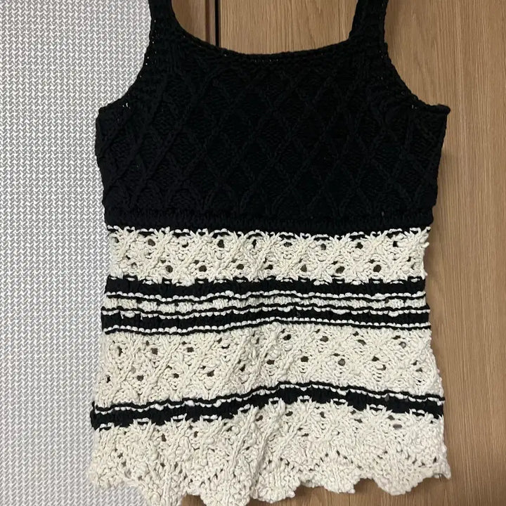 [BUNJANG] ZARA 자라 나시 레이스 뜨개 크로셰 레이스 4331/124/093 / ZARA 자라 나시 레이스 뜨개 크로셰 레이스 4331/124/093