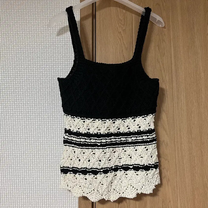 [BUNJANG] ZARA 자라 나시 레이스 뜨개 크로셰 레이스 4331/124/093 / ZARA 자라 나시 레이스 뜨개 크로셰 레이스 4331/124/093