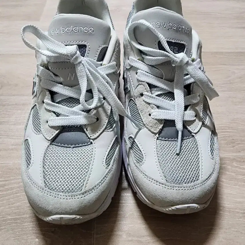 [BUNJANG] New Balance 992 White Silver Sneakers / 뉴발란스 992 화이트실버