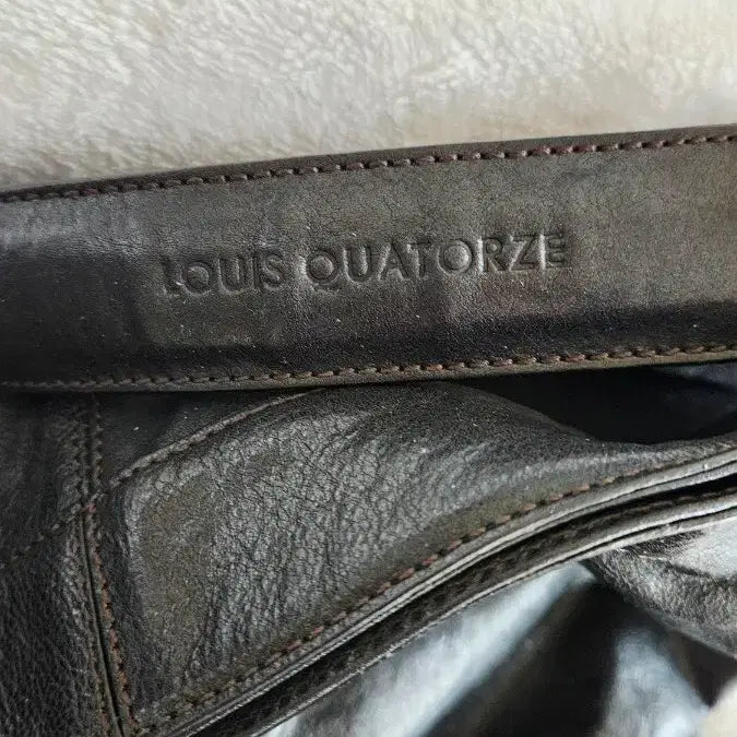 [BUNJANG] Louis Quatorze Raw Leather Shoulder Cross Bag / 루이까또즈새상품생지가죽