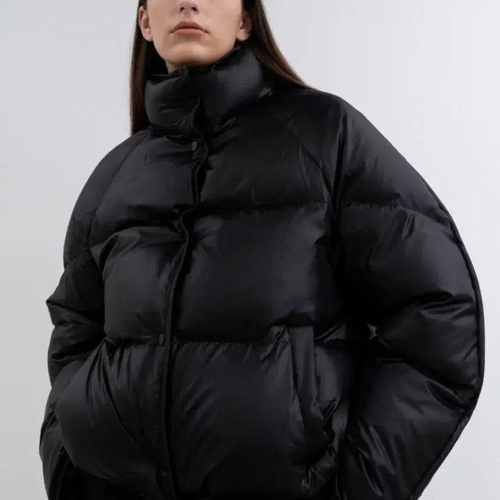 [BUNJANG] In Silence Woman Glossy Goose Down Jacket Black M Padded Jacket / 인사일런스우먼 글로시 구스 다운 자켓 블랙 M 패딩