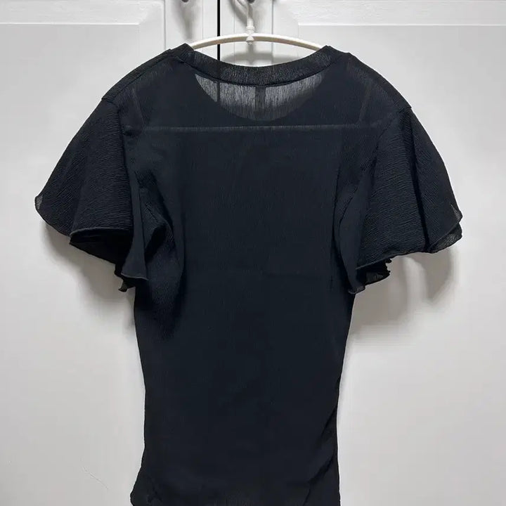 [BUNJANG] Black Shirred Short Sleeve Blouse / [새] 블랙 셔링 반팔 블라우스 티셔츠