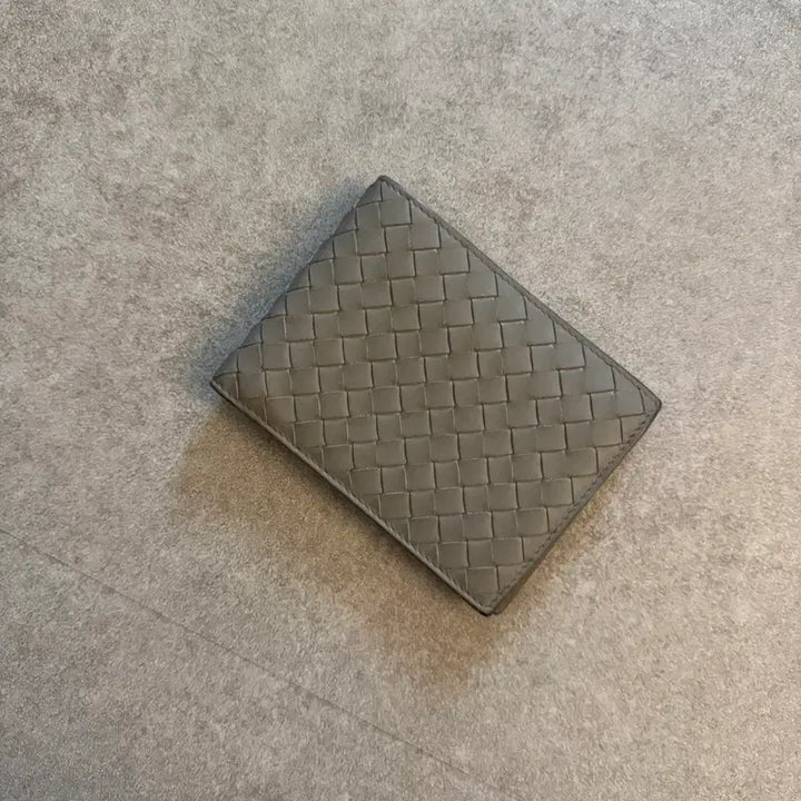 [BUNJANG] Bottega Veneta Intrecciato Bi-fold Wallet / 보테가 반지갑