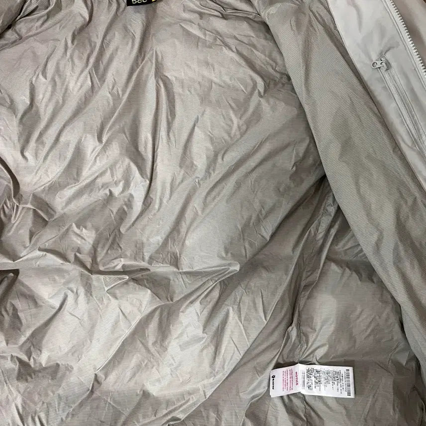 [BUNJANG] Blackyak BCC Booster Hooded Down Padding Ivory Size 100 / 블랙야크 BCC 부스터 후드 다운 패딩 100