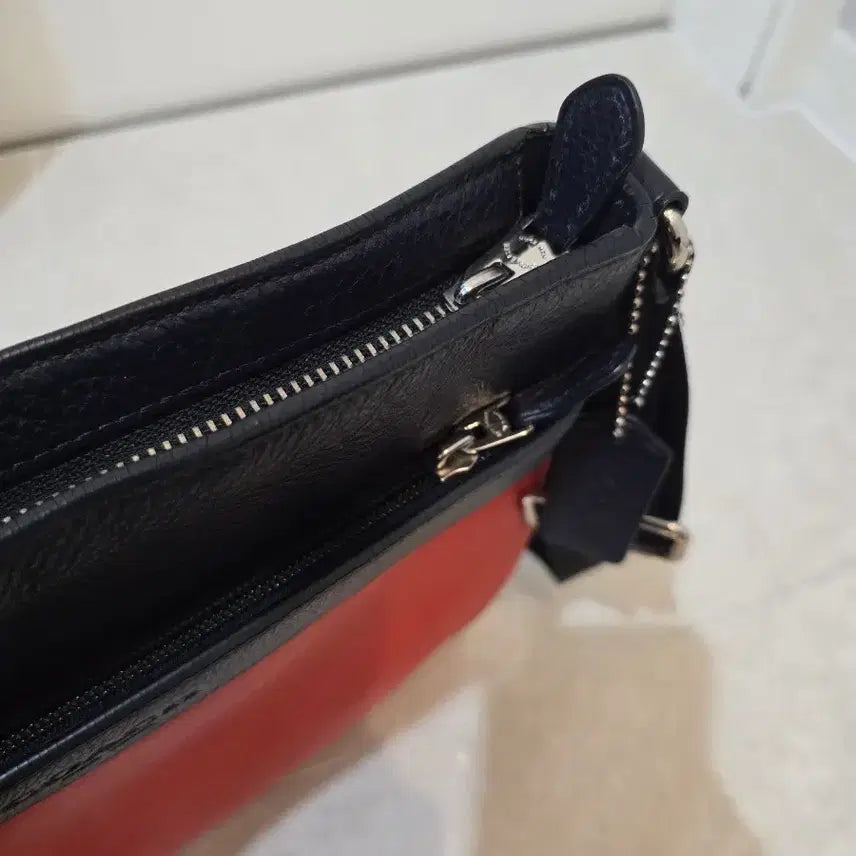 [BUNJANG] Coach Crossbody Messenger Bag / 정품 코치 COACH  크로스바디 메신저백 사용감없음