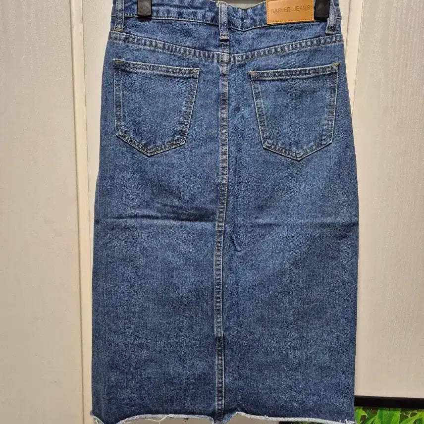 [BUNJANG] Denim Skirt Mid-Wash / (세일)(새상품)데님 스커트 앞절개 사이즈 중청
