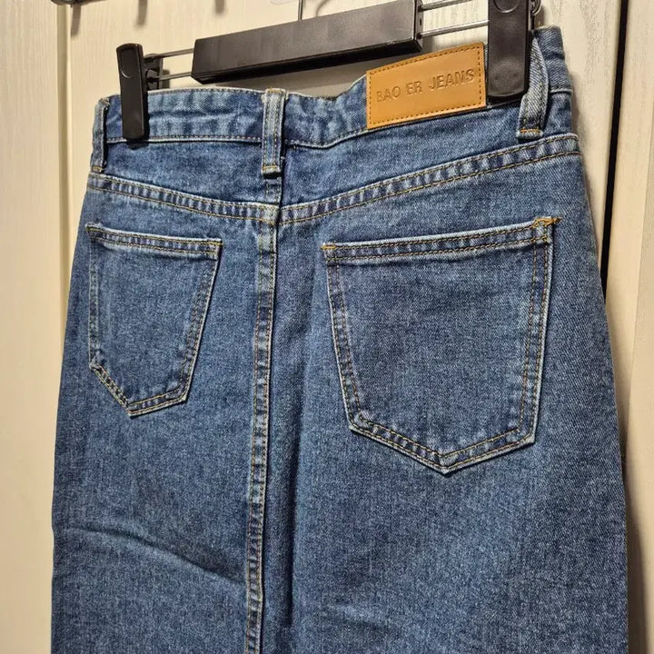 [BUNJANG] Denim Skirt Mid-Wash / (세일)(새상품)데님 스커트 앞절개 사이즈 중청