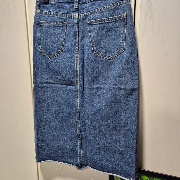 [BUNJANG] Denim Skirt Mid-Wash / (세일)(새상품)데님 스커트 앞절개 사이즈 중청