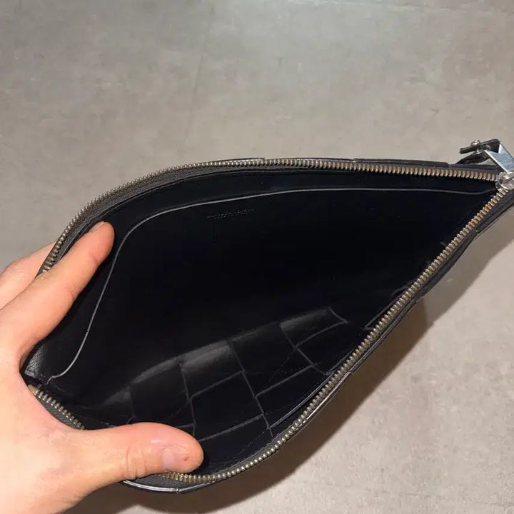 [BUNJANG] Bottega Veneta Intrecciato Leather Clutch / 보테가베네타 클러치