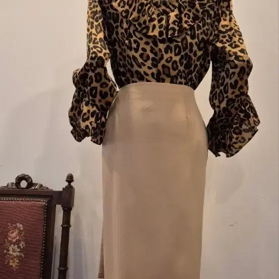 [BUNJANG] SJYP Leopard Frill Blouse / SJYP 레오파드 블라우스