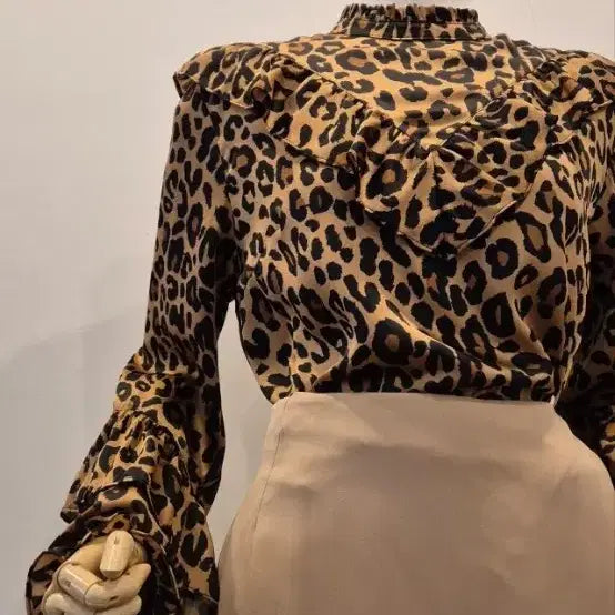 [BUNJANG] SJYP Leopard Frill Blouse / SJYP 레오파드 블라우스