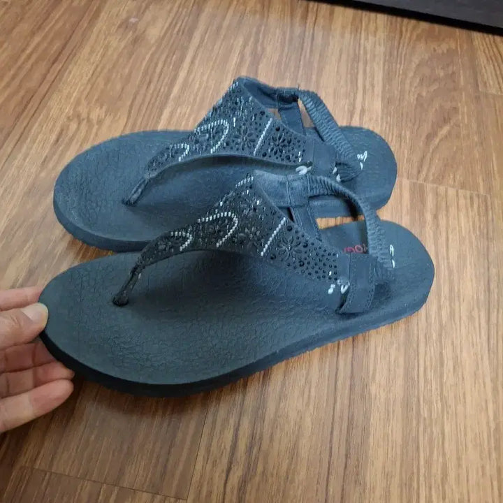 [BUNJANG] Skechers Sandals Black 250mm / 스케쳐스 샌들 블랙 250mm