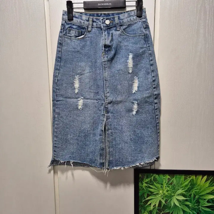 [BUNJANG] Denim Midi Skirt / (세일)(새상품)데미지 데님 스커트 청치마 연청