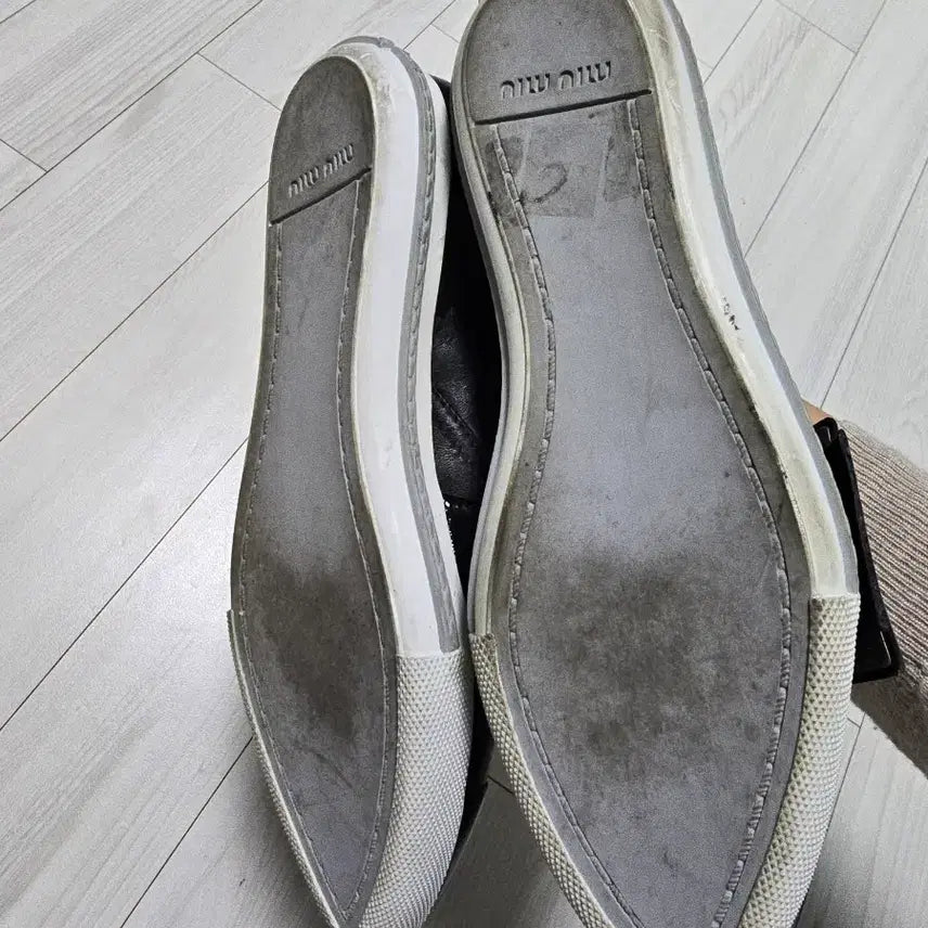 [BUNJANG] Miu Miu Patent Leather Slip-on Shoes / 미우미우 페이던트 슬립온 37.5 운포