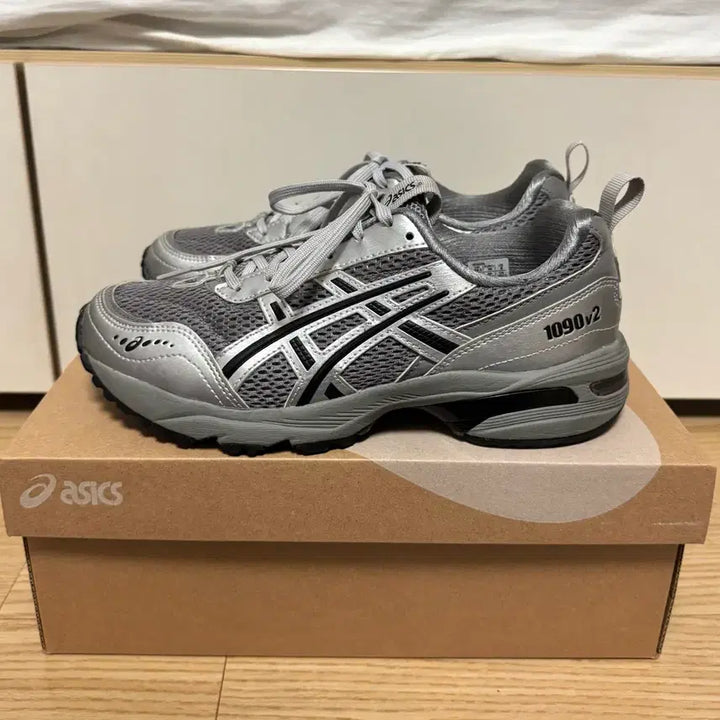 [BUNJANG] Asics Freja Wewer Gel-1090 V2 Sneakers / 아식스 프레자 위워 젤 1090 V2 실버
