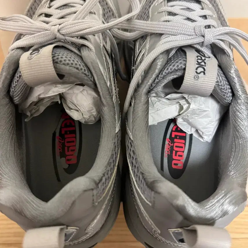 [BUNJANG] Asics Freja Wewer Gel-1090 V2 Sneakers / 아식스 프레자 위워 젤 1090 V2 실버