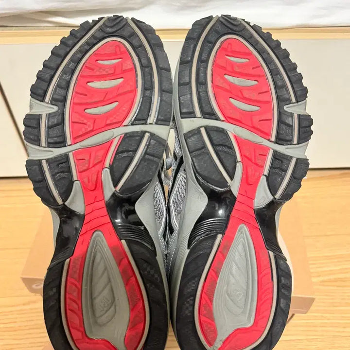 [BUNJANG] Asics Freja Wewer Gel-1090 V2 Sneakers / 아식스 프레자 위워 젤 1090 V2 실버