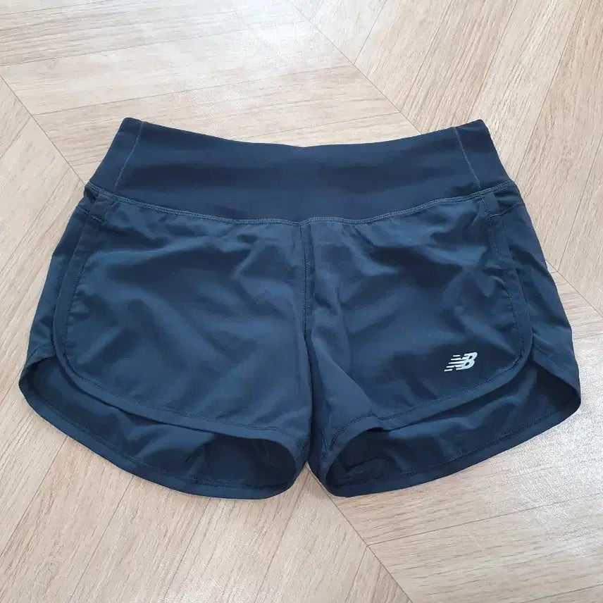 [SOLD OUT] 뉴발란스 여성용 반바지 네이비