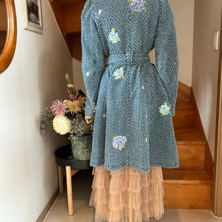 [BUNJANG] Denim Floral Embroidered Belted Long Coat / 데님 플라워 자수 벨티드 롱 코트