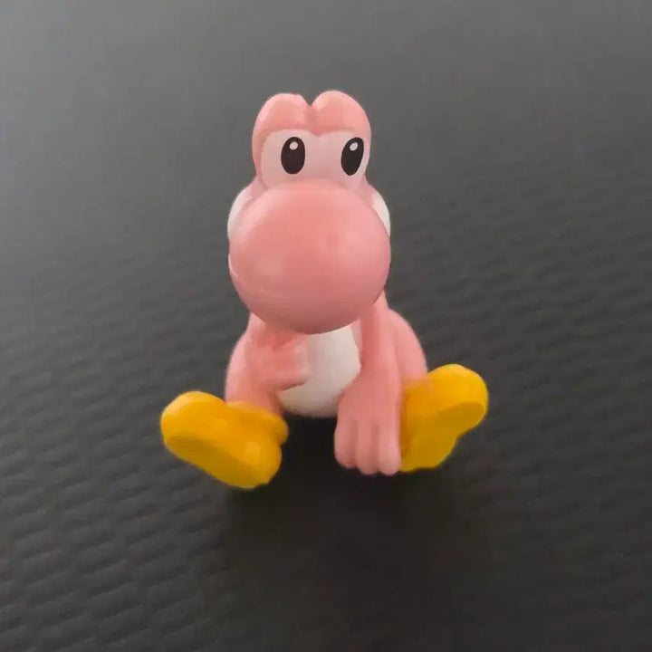 [BUNJANG] Pink Yoshi Figure / 코딱지 파는 핑크 요시 피규어
