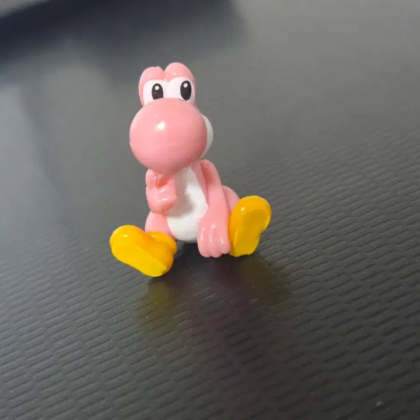 [BUNJANG] Pink Yoshi Figure / 코딱지 파는 핑크 요시 피규어