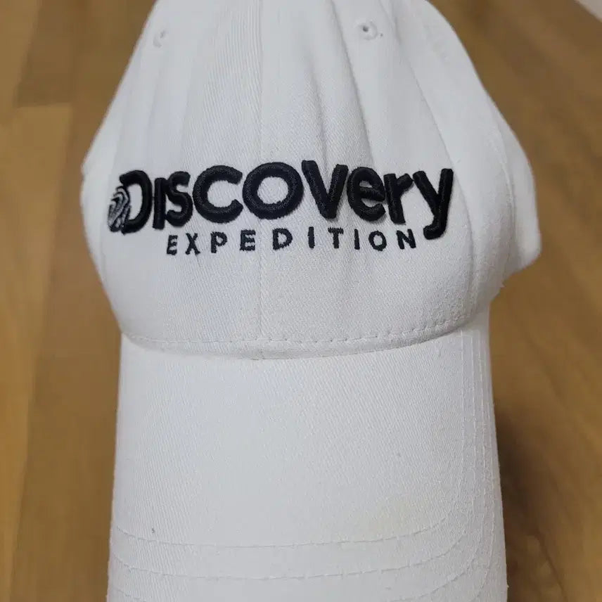 [BUNJANG] Discovery Expedition White Ball Cap / 디스커버리 모자