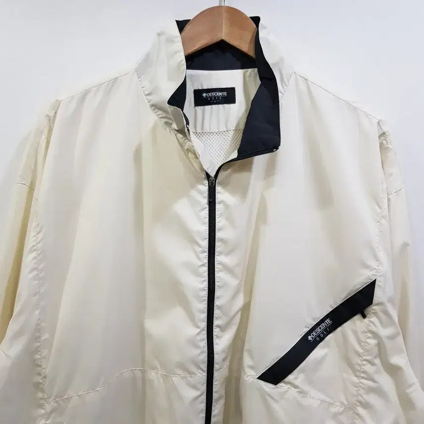 [BUNJANG] Descente Embroidered Logo Mesh Lined Oversized Windbreaker Jacket (Men&