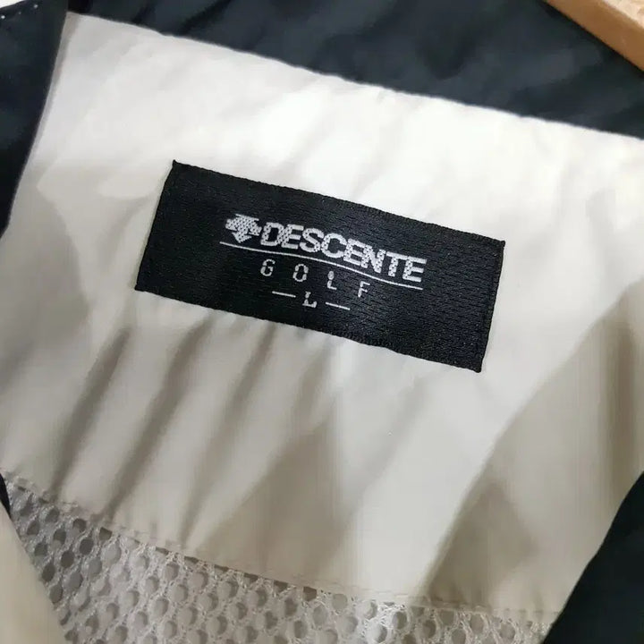 [BUNJANG] Descente Embroidered Logo Mesh Lined Oversized Windbreaker Jacket (Men&