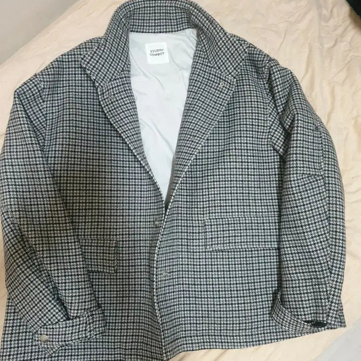 [SOLD OUT] 스튜디오 톰보이 코트