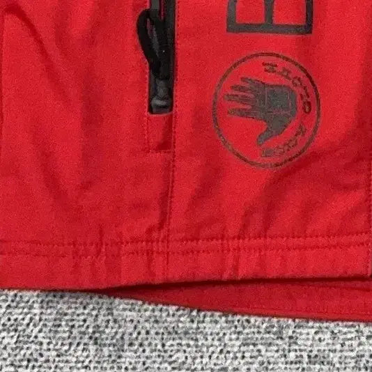 [BUNJANG] Body Glove Printed Red Windbreaker Jacket / 바디 글러브 프린팅 레드 바람막이 점퍼 자켓 M/M/M