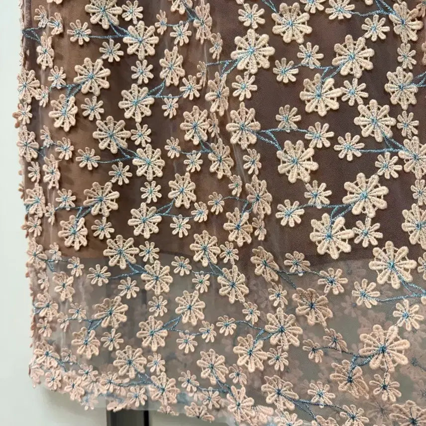 [BUNJANG] Anna Sui Floral Embroidered Lace Skirt / 안나수이 플라워자수 레이스 스커트 밴딩스킨톤뒷트임샤롱치마꽃무늬하객룩돌잔치