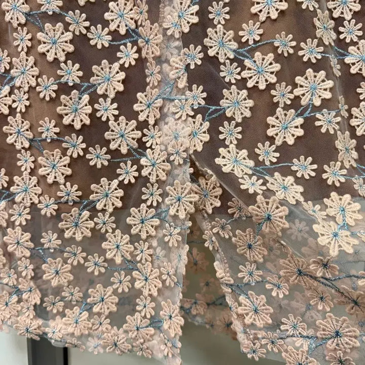 [BUNJANG] Anna Sui Floral Embroidered Lace Skirt / 안나수이 플라워자수 레이스 스커트 밴딩스킨톤뒷트임샤롱치마꽃무늬하객룩돌잔치