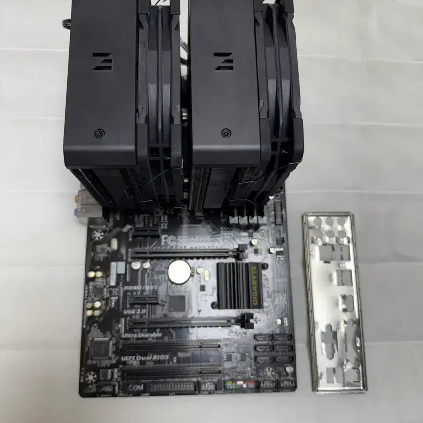 [BUNJANG] Intel Core i7-4790K CPU Bundle with Gigabyte Z97 Motherboard, 32GB RAM, and CPU Cooler / 4790K + 램 32GB + Z97 + 쿨러