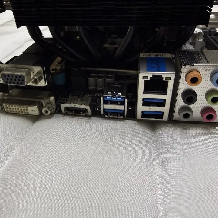[BUNJANG] Intel Core i7-4790K CPU Bundle with Gigabyte Z97 Motherboard, 32GB RAM, and CPU Cooler / 4790K + 램 32GB + Z97 + 쿨러