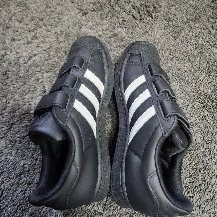 [BUNJANG] Adidas Superstar CF Core Black Sneakers / (W)아디다스 슈퍼스타 CF 코어 블랙 235사이즈