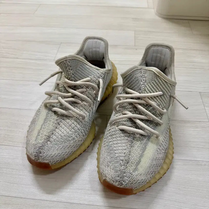 [BUNJANG] Adidas Yeezy Boost 350 V2 Citrin Sneakers / 아디다스 이지부스트 350 V2 시트린