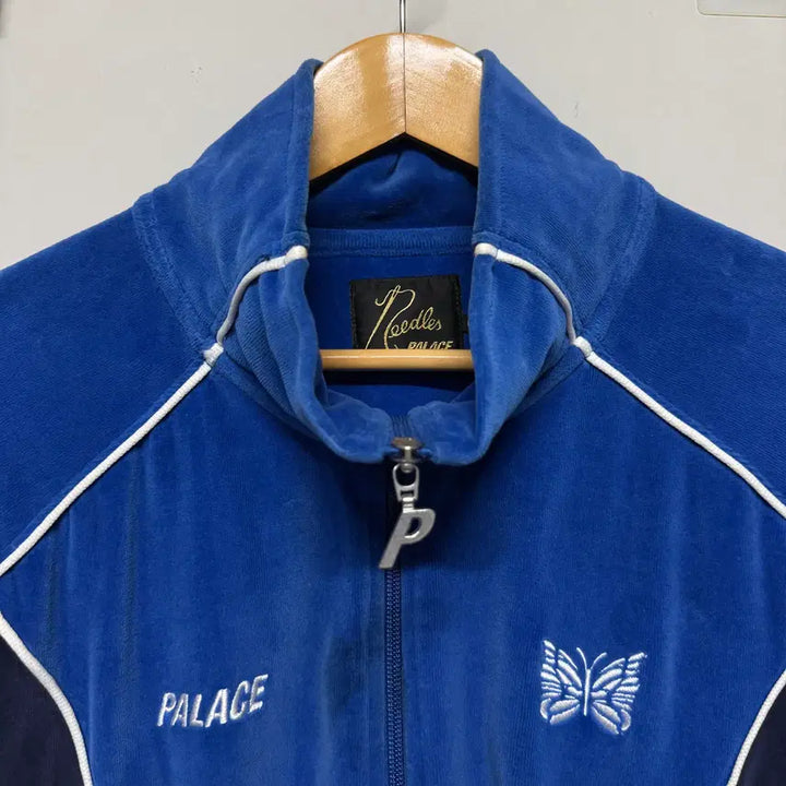 [SOLD OUT] 팔라스 Palace x 니들스 Needles 콜라보 트랙 자켓 판매 L