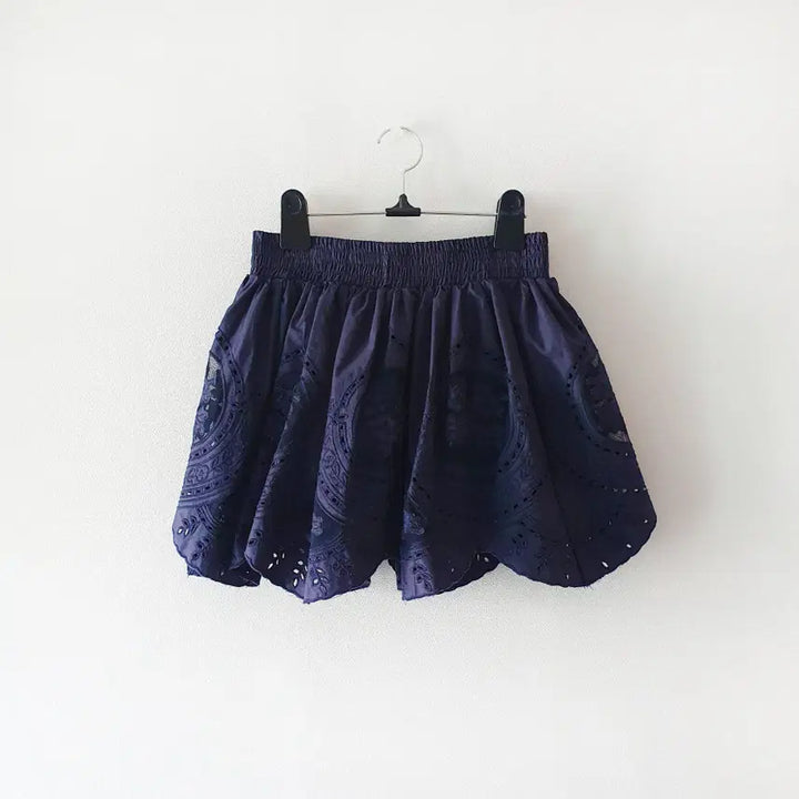 [SOLD OUT] 네이비 아일렛 펀칭 레이스 코튼 미니 스커트