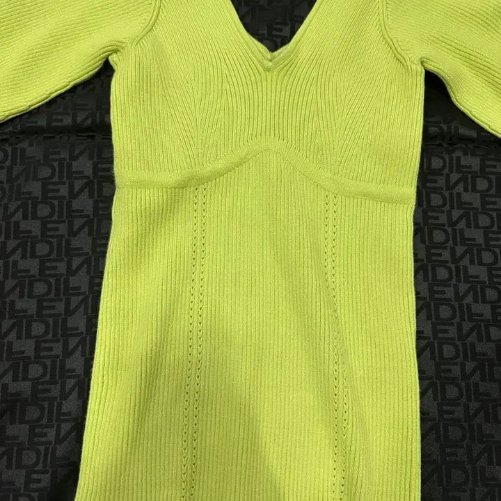 [BUNJANG] 8 by YOOX Ribbed Balloon V-Neck Knit Sweater / 8 BY YOOX 골지 벌룬 브이넥 니트