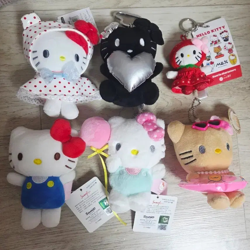 [BUNJANG] Sanrio Hello Kitty Doll Keyring Set / 산리오 헬로키티 인형 키링 세트