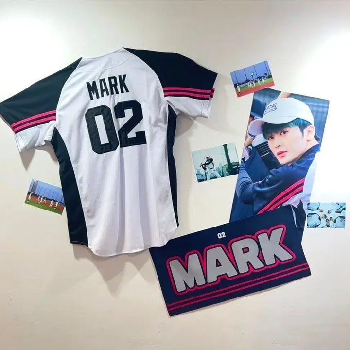 [BUNJANG] NCT Dream/NCT 127 Mark 2021 Universe Baseball Uniform + Signed Ball / 엔시티드림 엔시티127 마크 2021 유니버스 야구 유니폼+싸인볼