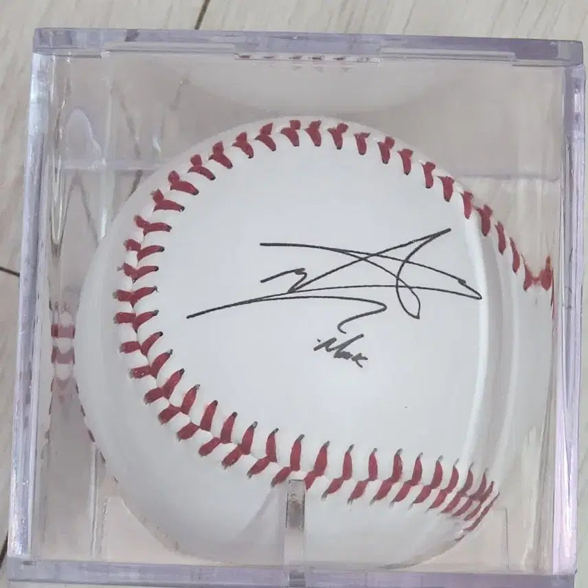 [BUNJANG] NCT Dream/NCT 127 Mark 2021 Universe Baseball Uniform + Signed Ball / 엔시티드림 엔시티127 마크 2021 유니버스 야구 유니폼+싸인볼