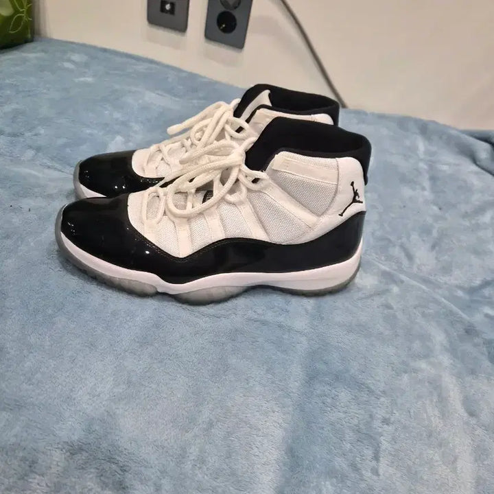 [BUNJANG] Jordan 11 Retro Concord Basketball Shoes / 조던 11 레트로 콩코드 농구화 300사이즈 판매합니다.