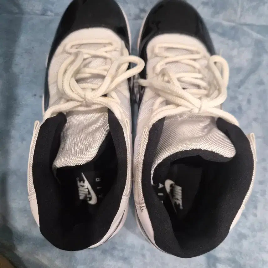 [BUNJANG] Jordan 11 Retro Concord Basketball Shoes / 조던 11 레트로 콩코드 농구화 300사이즈 판매합니다.