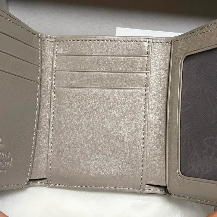 [BUNJANG] Vivienne Westwood Victoria Small Frame Wallet / 비비안웨스트우드 빅토리아 스몰 프레임 월렛